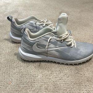 Men’s Nike 10 1/2 Turf Sneaker